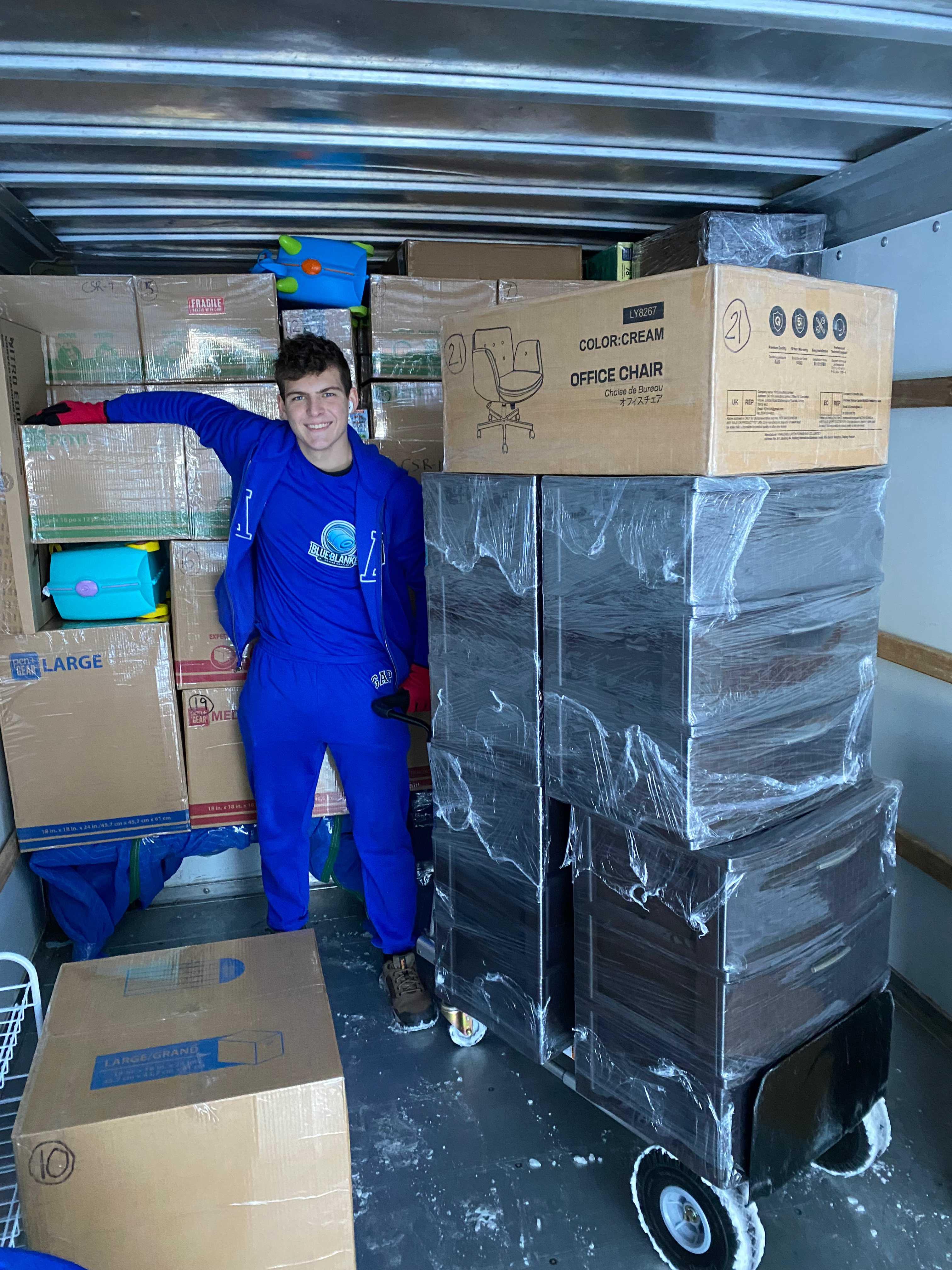 Moving crew handling business contents